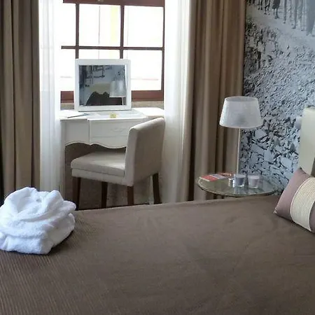 Oca Ribeira Do 3* Porto