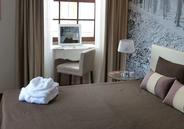 Oca Ribeira Do 3* Porto