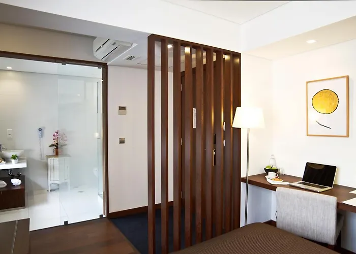 Oca Ribeira Do 3* 포르투