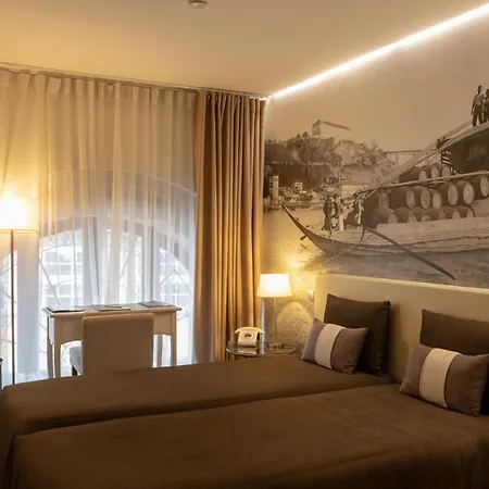 Oca Ribeira Do 3* Porto